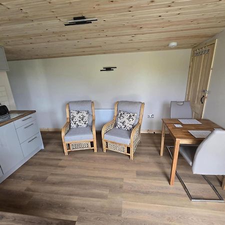 Dunroaming Cabin Pendine Exterior photo