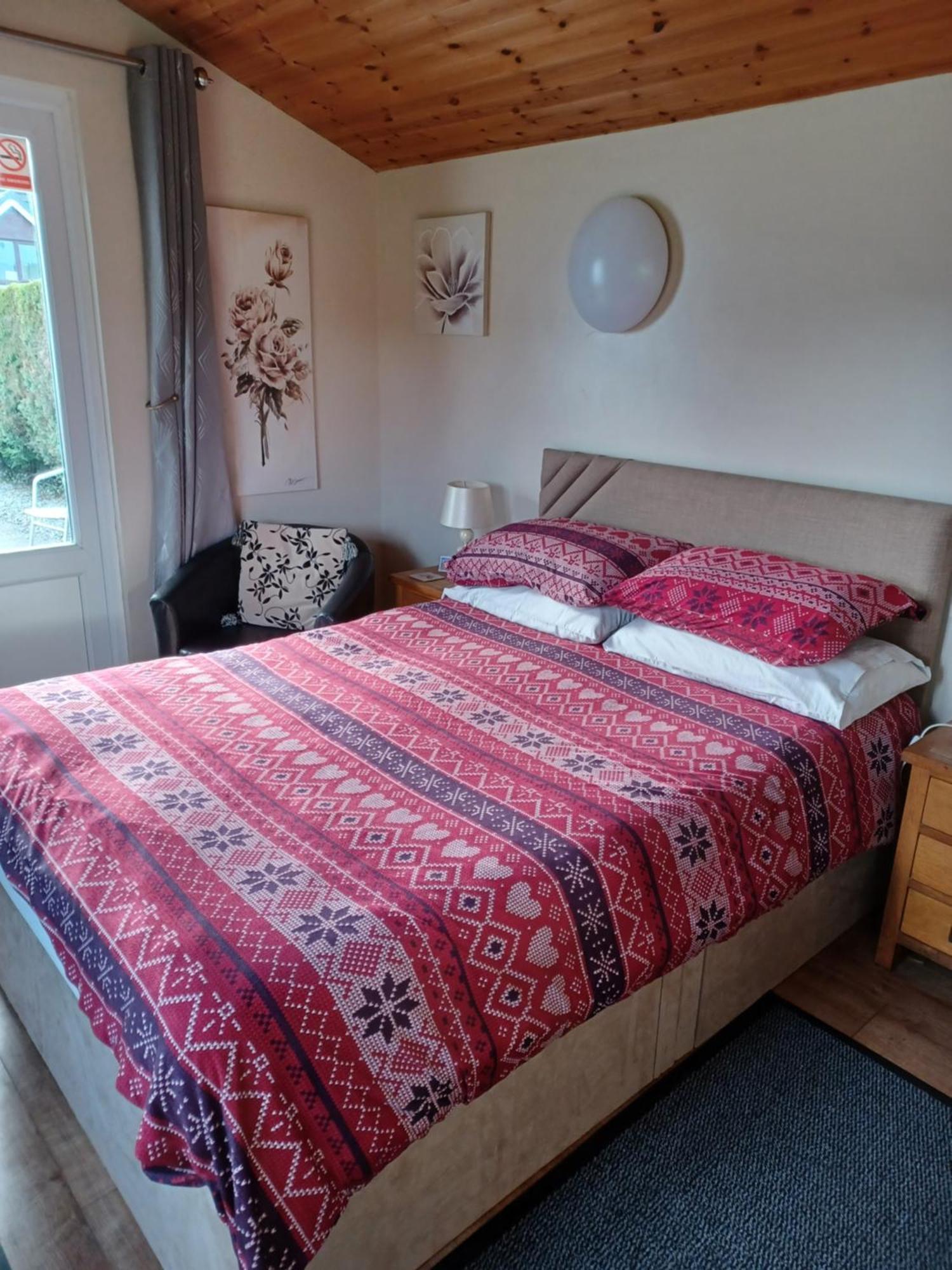 Dunroaming Cabin Pendine Exterior photo