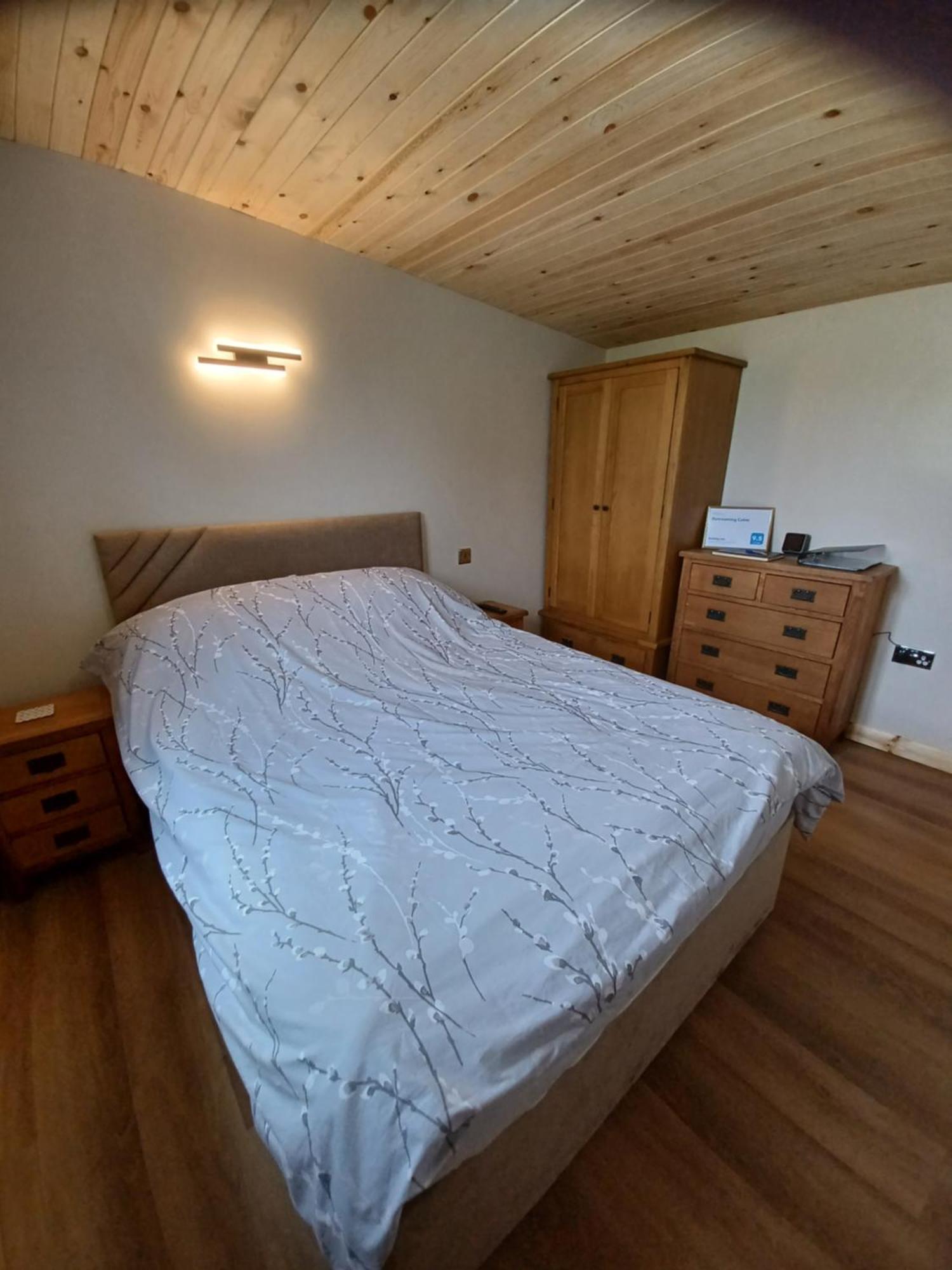 Dunroaming Cabin Pendine Exterior photo